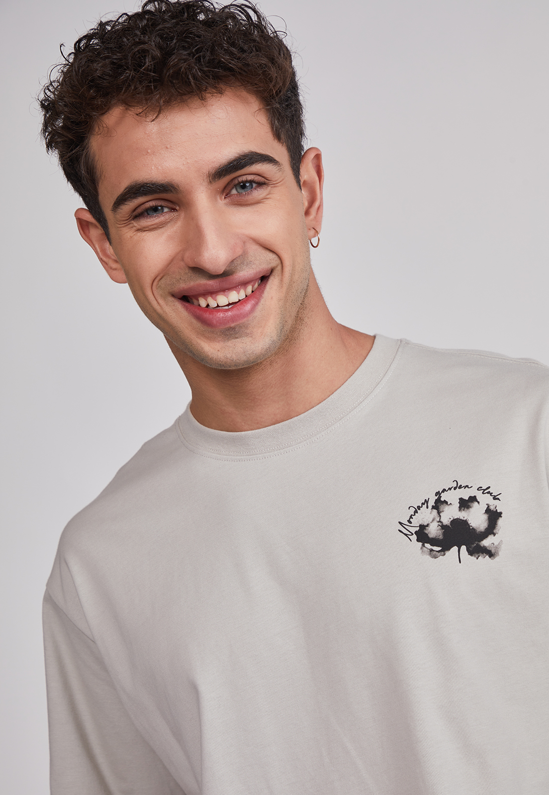 Polera Hombre Flor Grande Gris Sioux 4