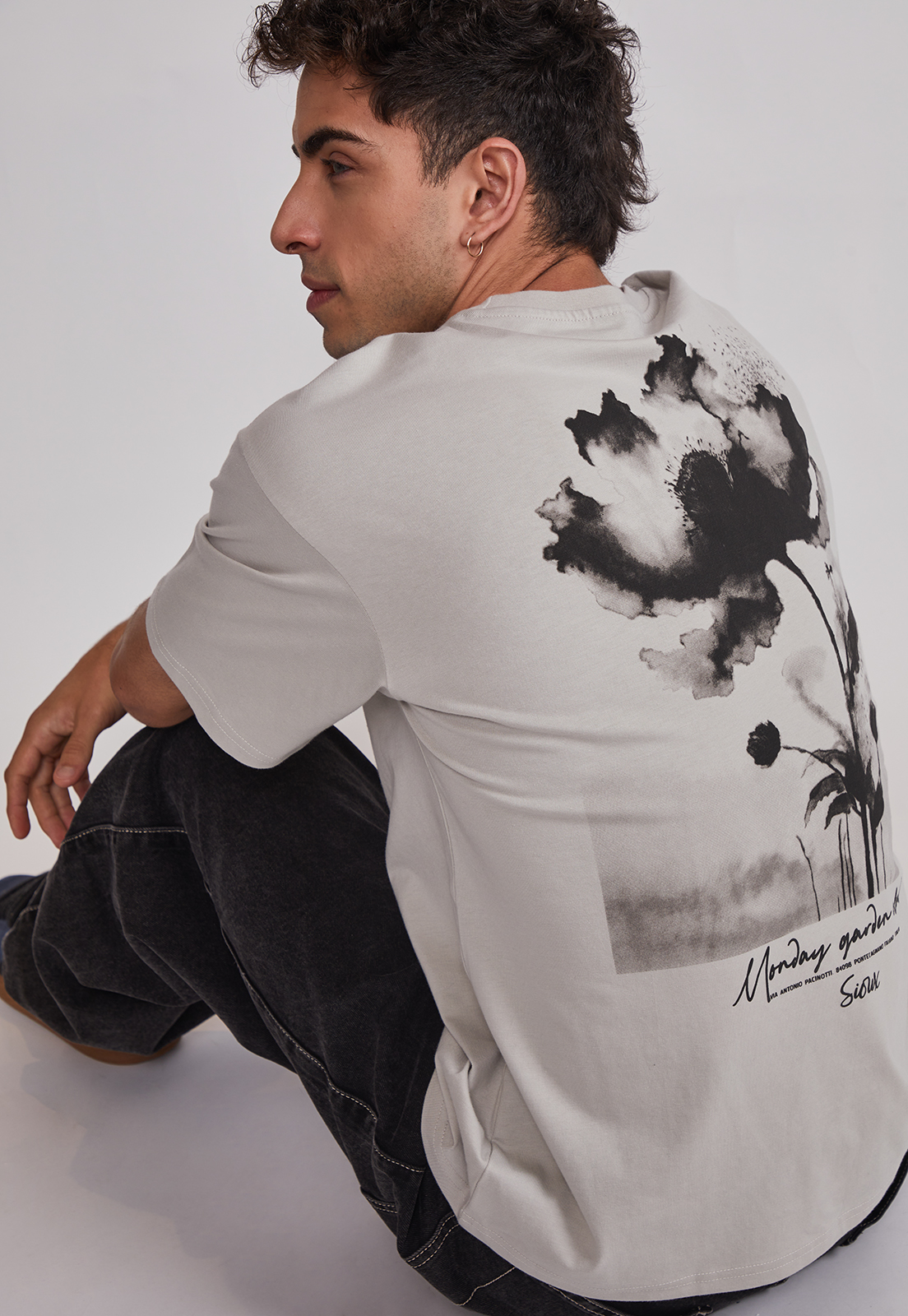 Polera Hombre Flor Grande Gris Sioux 5