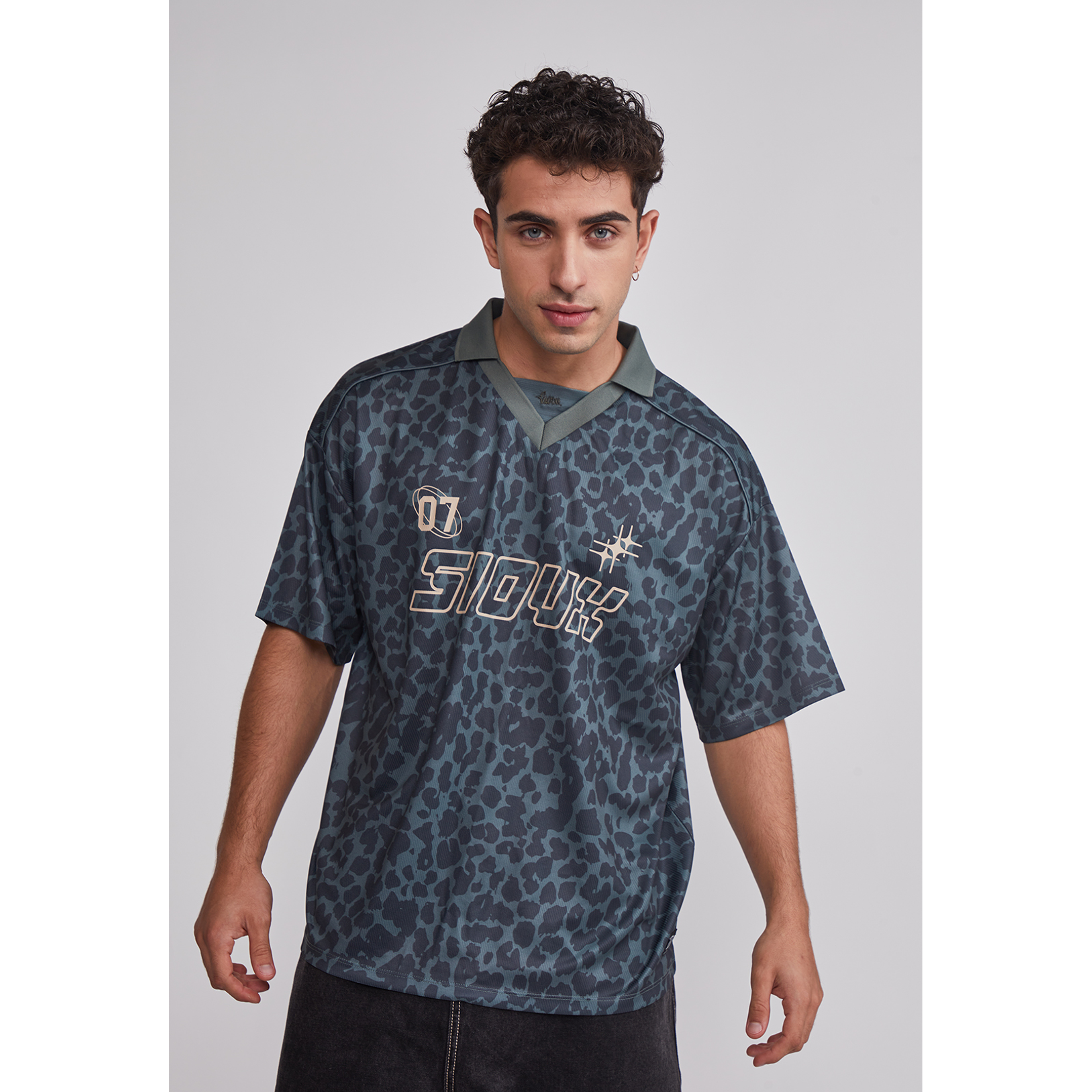 Polera Hombre Leopardo Boxy Verde Sioux 1