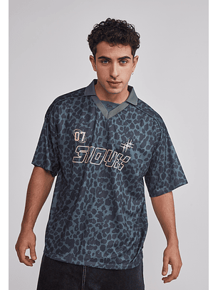 Polera Hombre Leopardo Boxy Verde Sioux