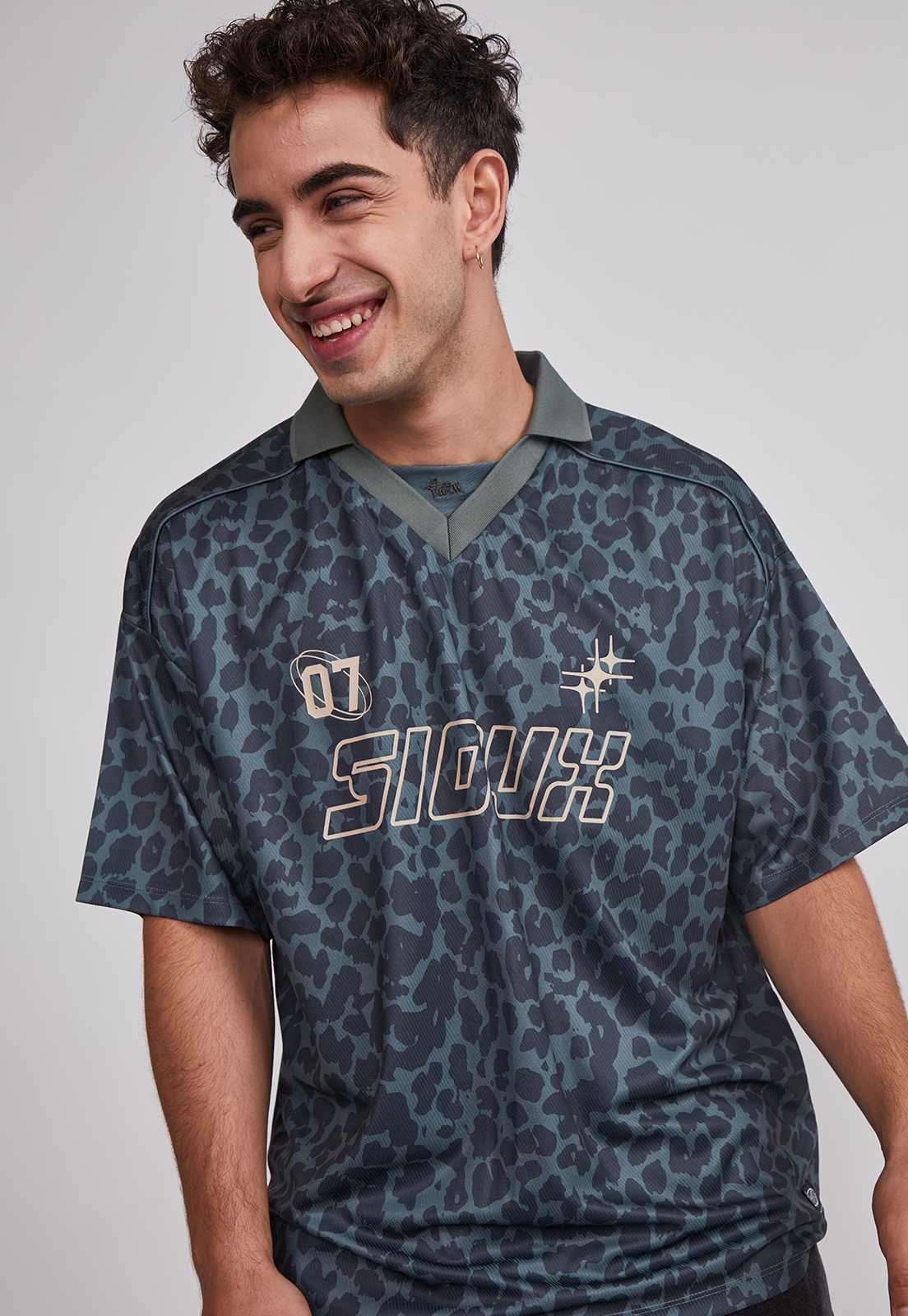 Polera Hombre Leopardo Boxy Verde Sioux 4