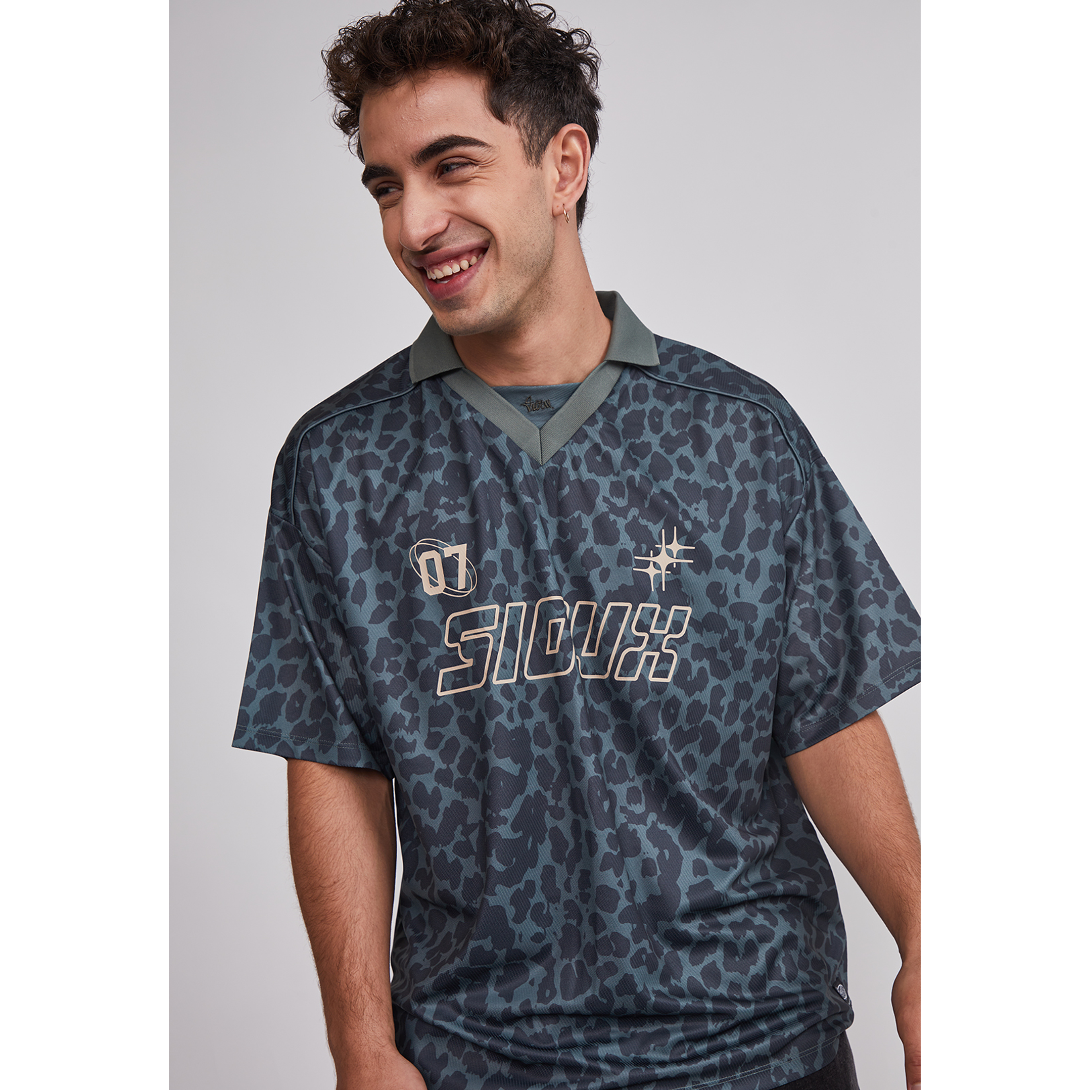 Polera Hombre Leopardo Boxy Verde Sioux 4