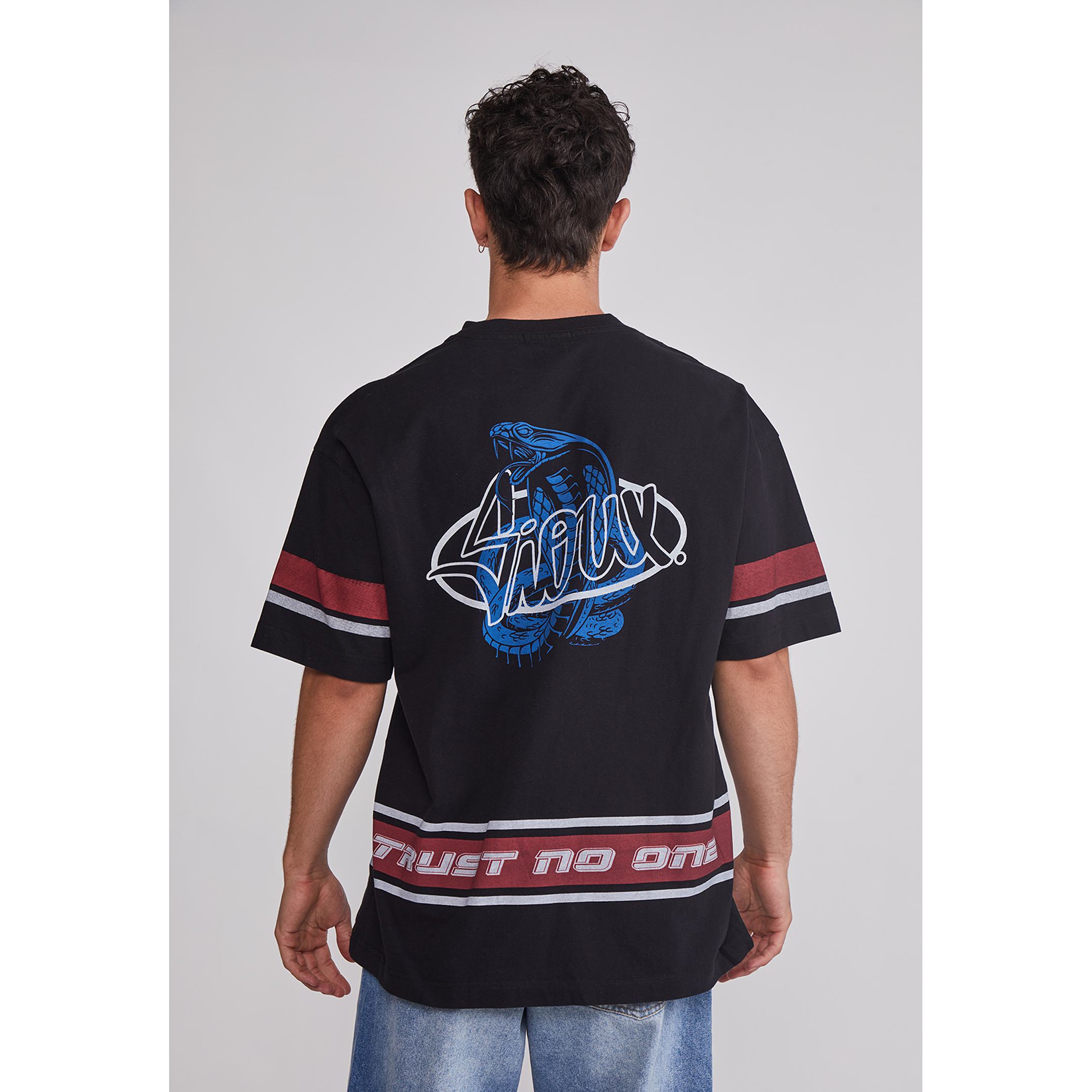 Polera Hombre Relaxed Serpiente Negro Sioux 2