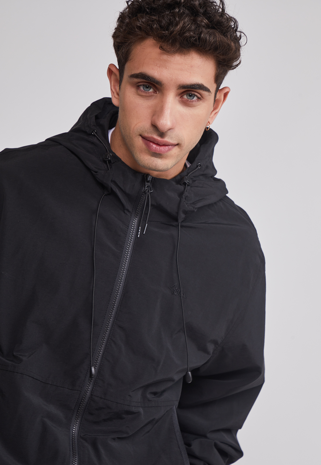 Cortaviento Hombre Basic Bordado Negro Sioux 6