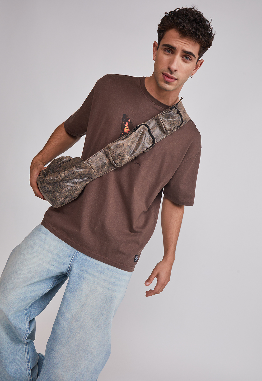 Polera Hombre Relaxed Mariposa Café Sioux 4