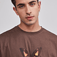 Polera Hombre Relaxed Mariposa Café Sioux - Miniatura 4