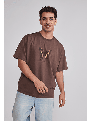 Polera Hombre Relaxed Mariposa Café Sioux