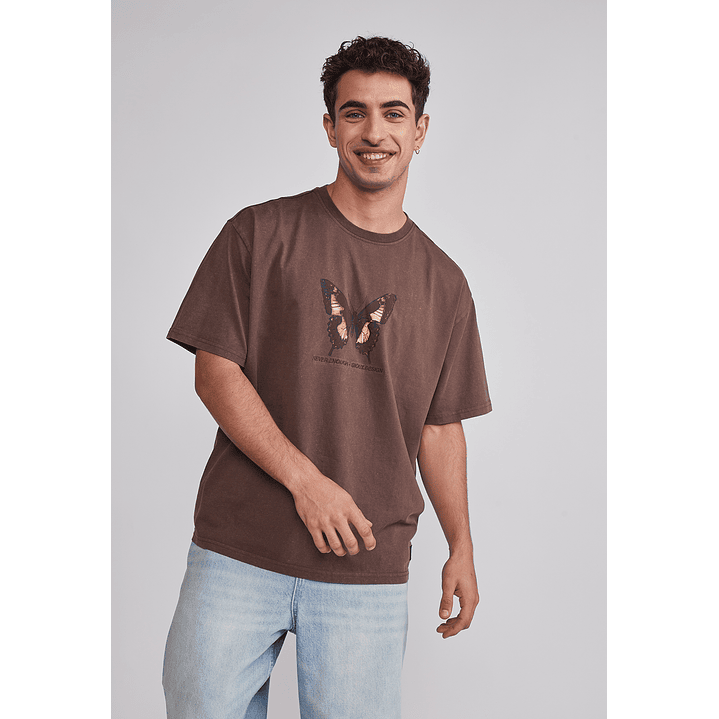 Polera Hombre Relaxed Mariposa Café Sioux 1