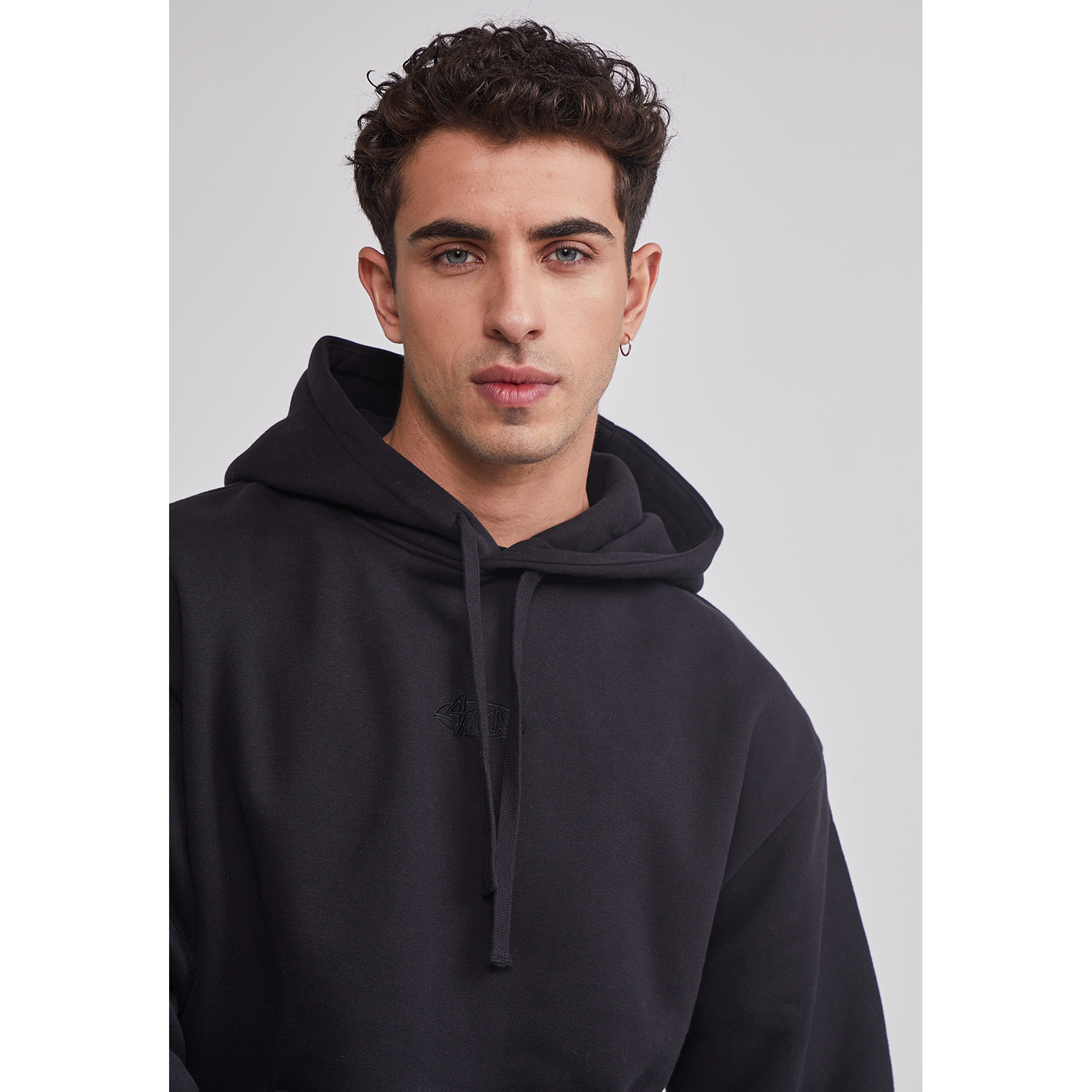 Polerón Hombre Gorro Básico Negro Sioux 4