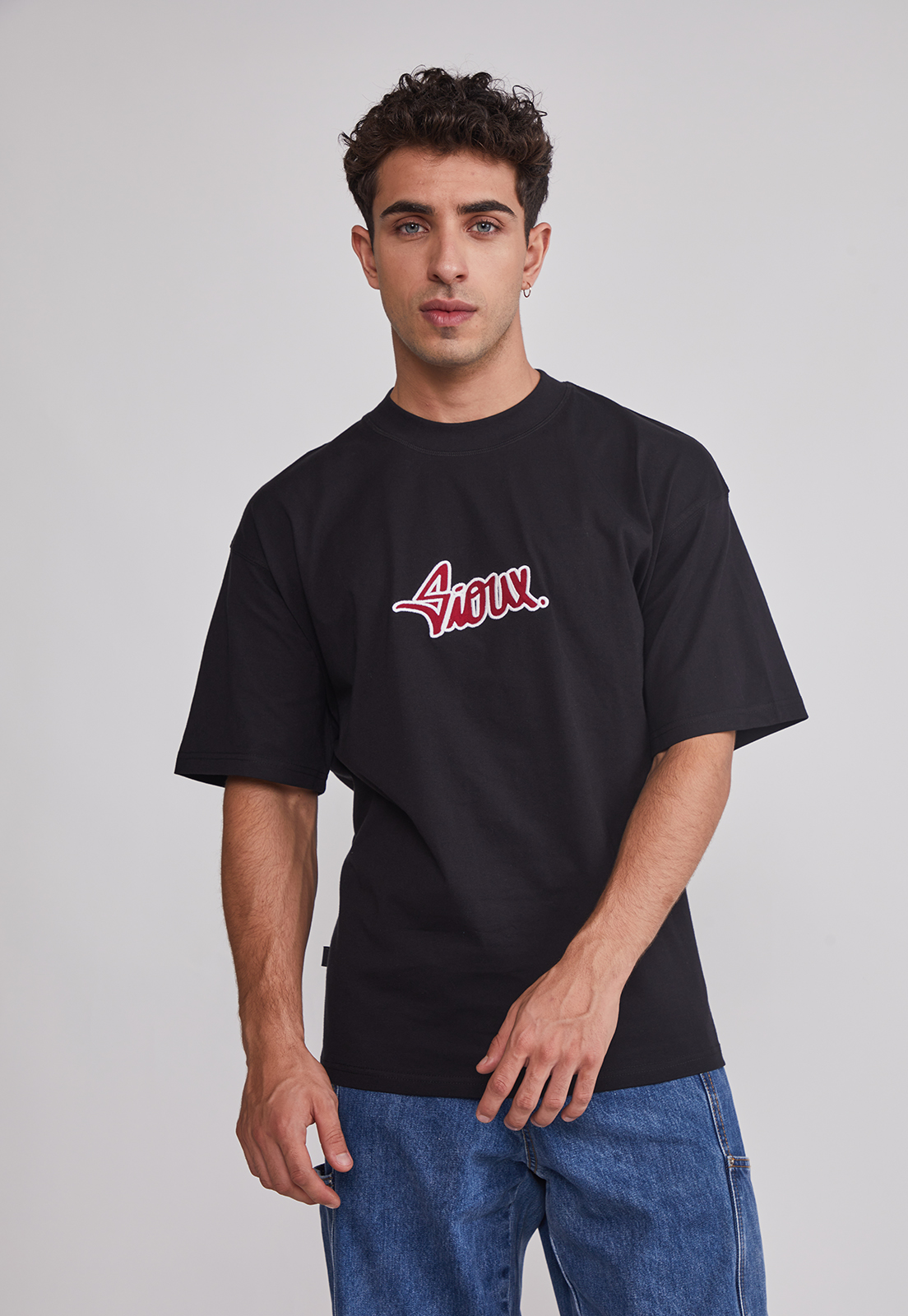 Polera Hombre Bordados Negro Sioux 1