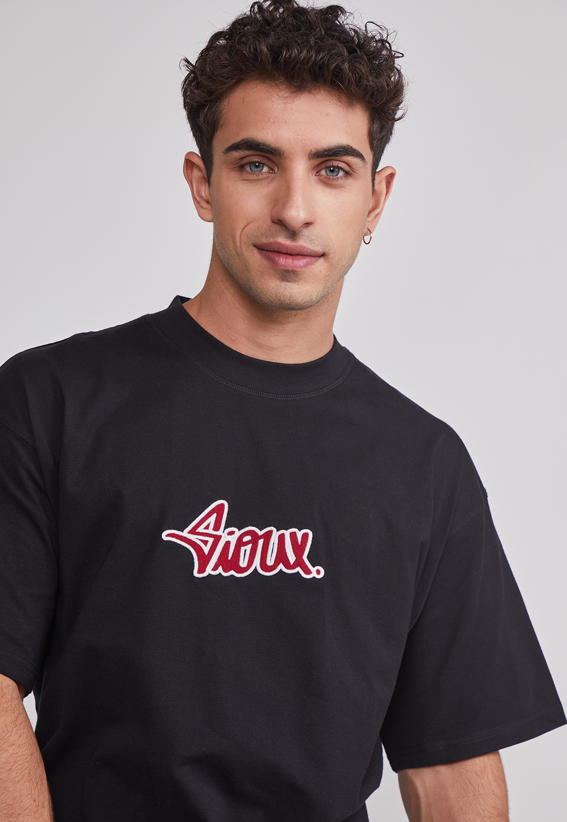 Polera Hombre Bordados Negro Sioux 5