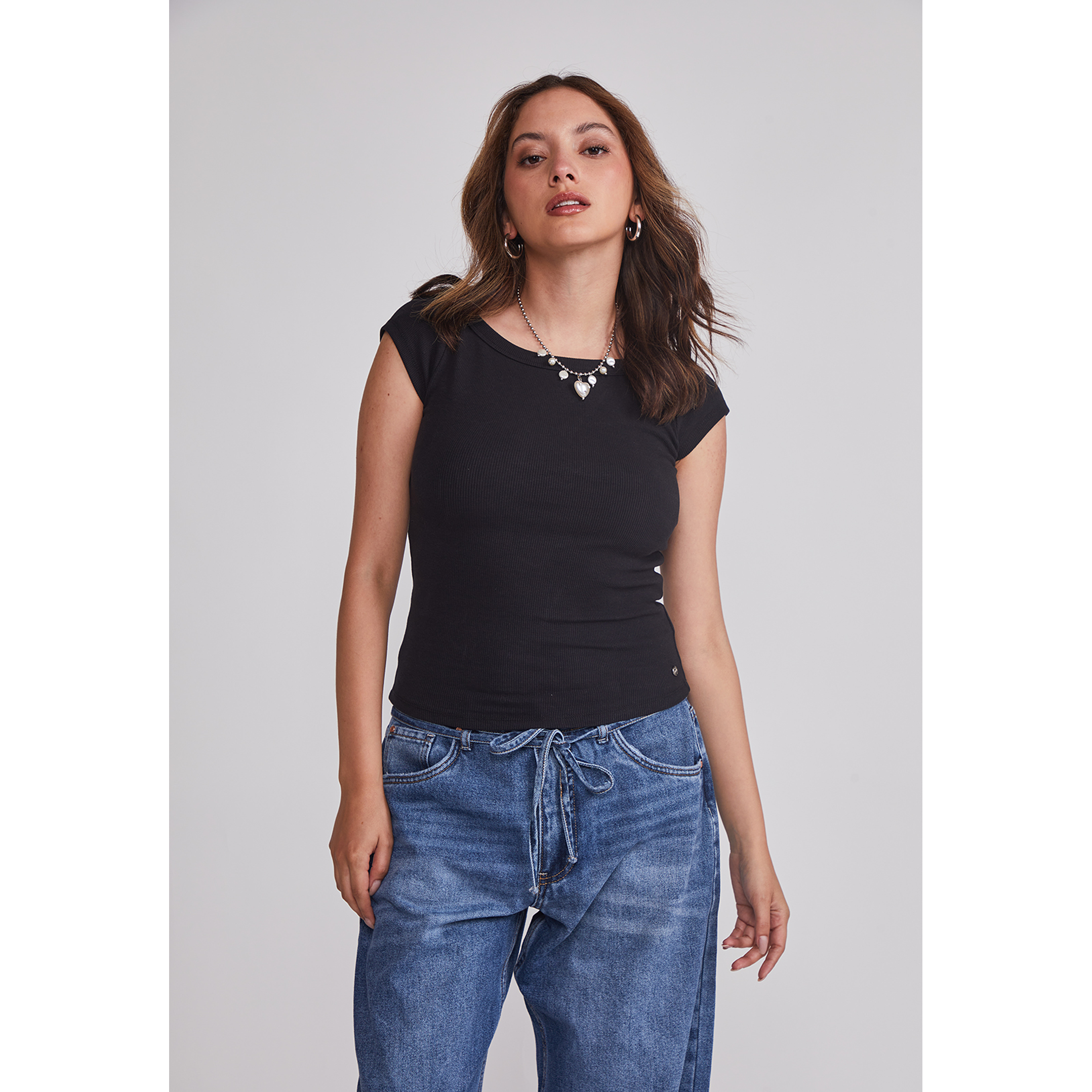 Polera Mujer Ajustada Cuello Negro Sioux 1