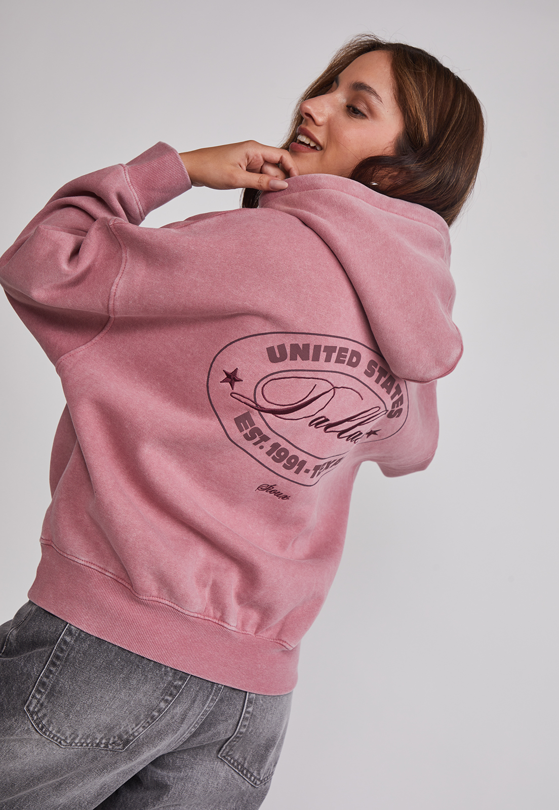 Polerón Mujer Bordado Espalda Rosado Sioux 5