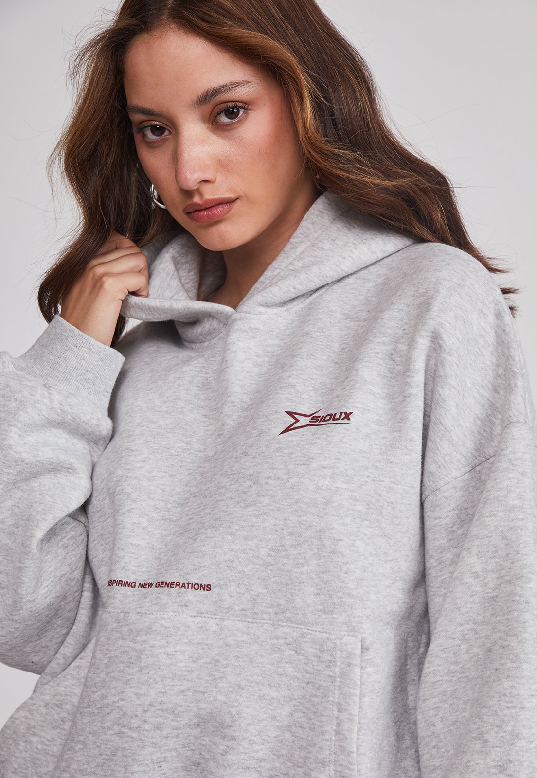 Polerón Mujer Espalda Trend Gris Sioux 4