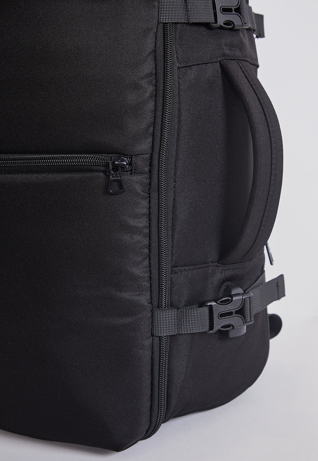 Mochila Travel Bolsillos Negra 25 Litros Sioux 3