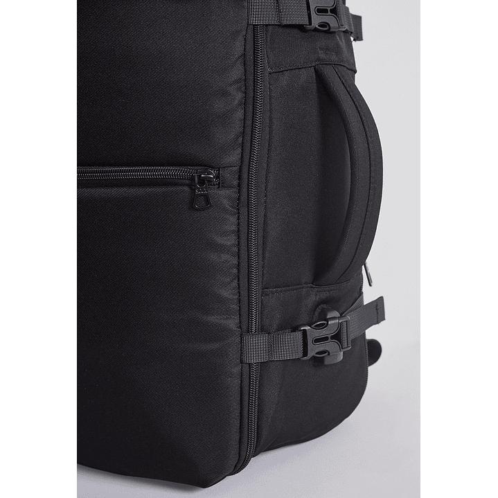 Mochila Travel Bolsillos Negro Sioux 3