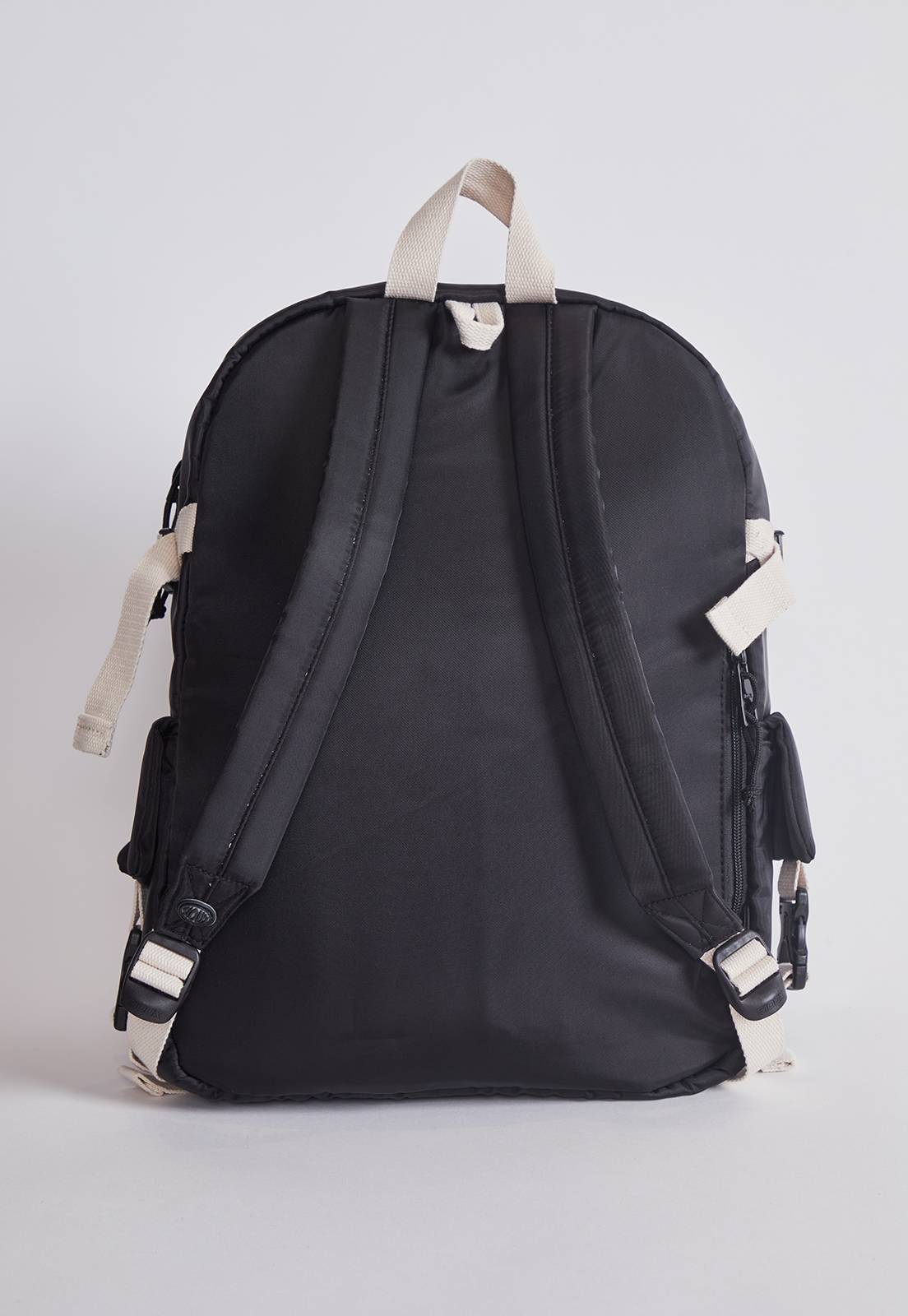 Mochila Lisa Bolsillos Negro Sioux 2