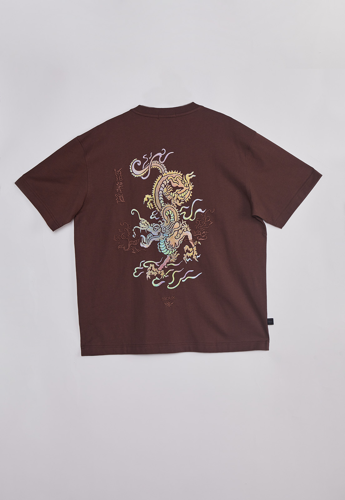 Polera Hombre Dragón Bordado Café Sioux 6