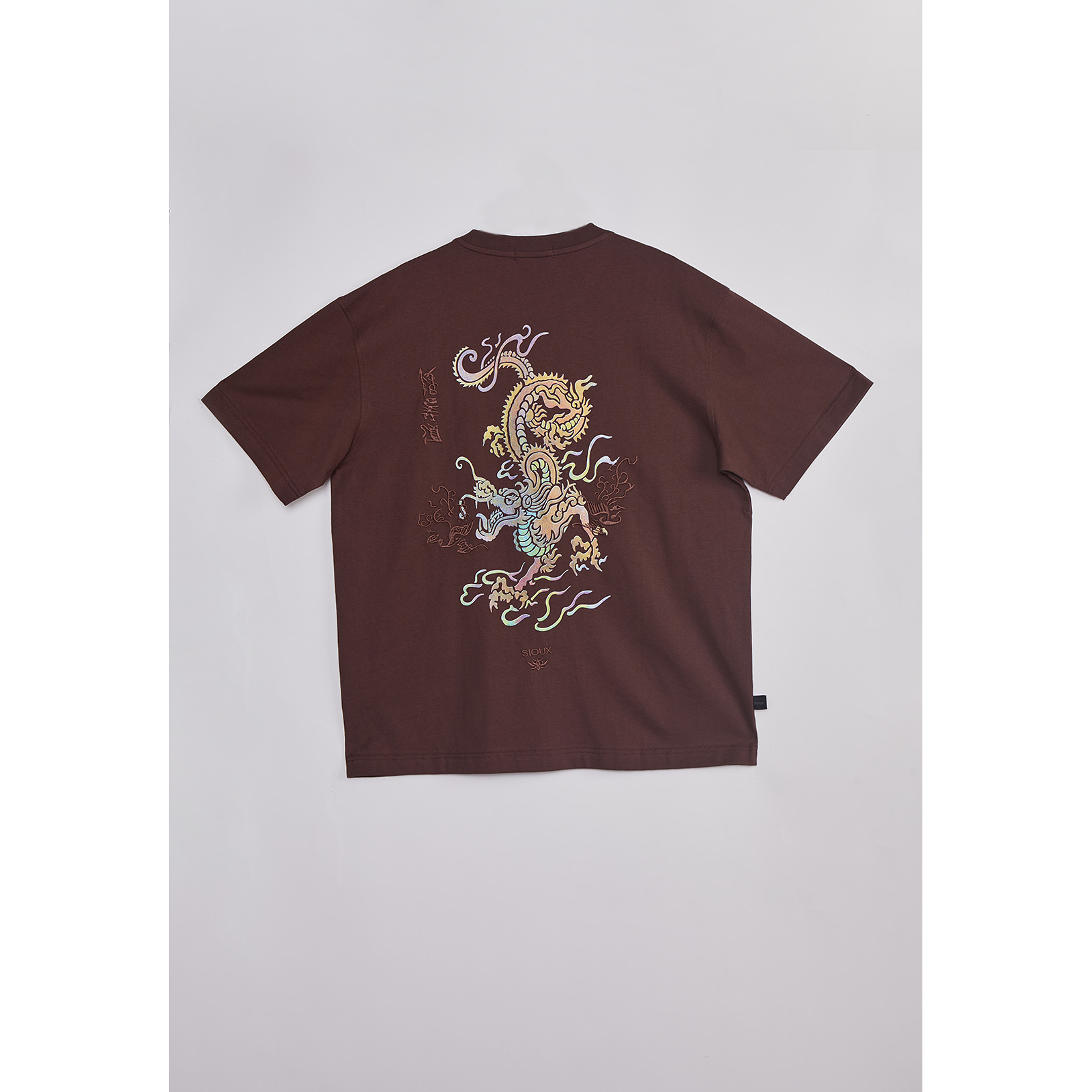 Polera Hombre Dragón Bordado Café Sioux 2