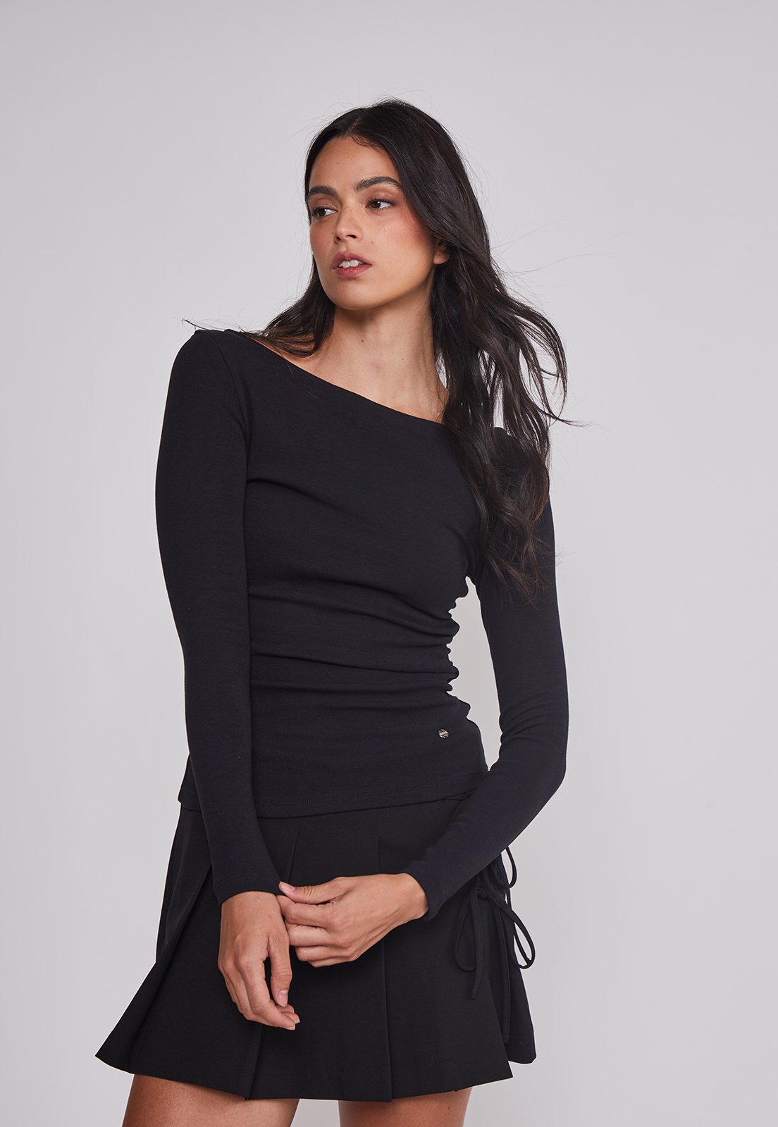 Polera Mujer Drapeada Color Negro Sioux 1