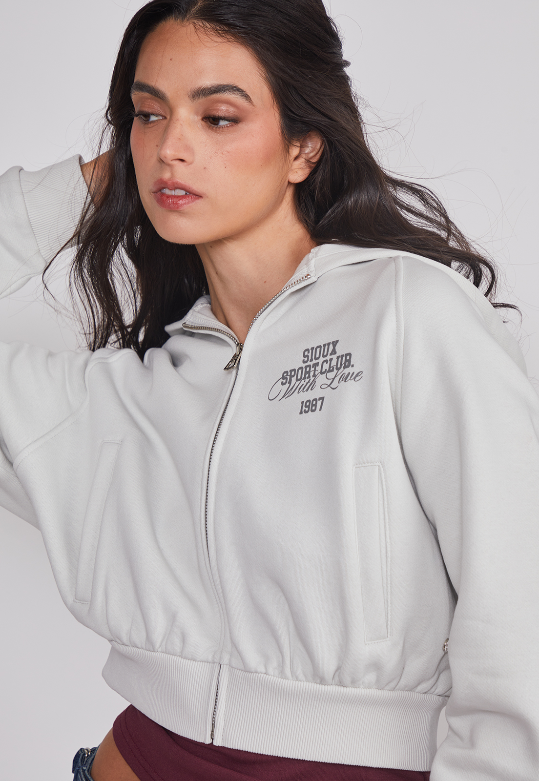 Polerón Mujer Crop Athletic Gris Sioux 5