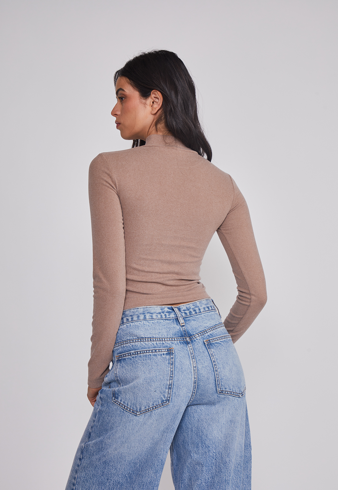 Polera Mujer Soft Cuello Alto Arena Sioux 2