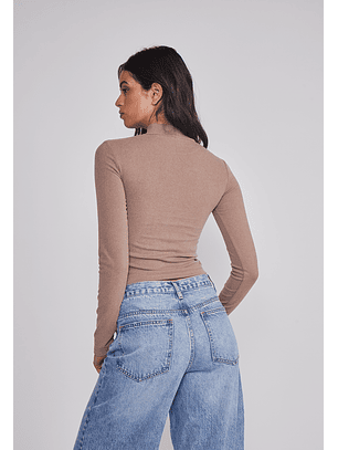 Polera Mujer Soft Cuello Alto Arena Sioux