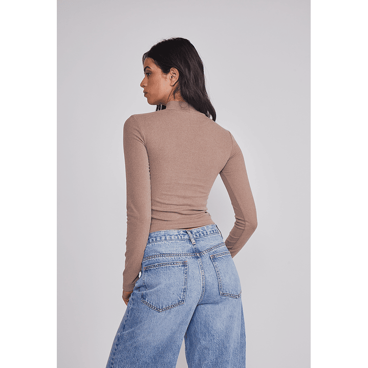 Polera Mujer Soft Cuello Alto Arena Sioux 2