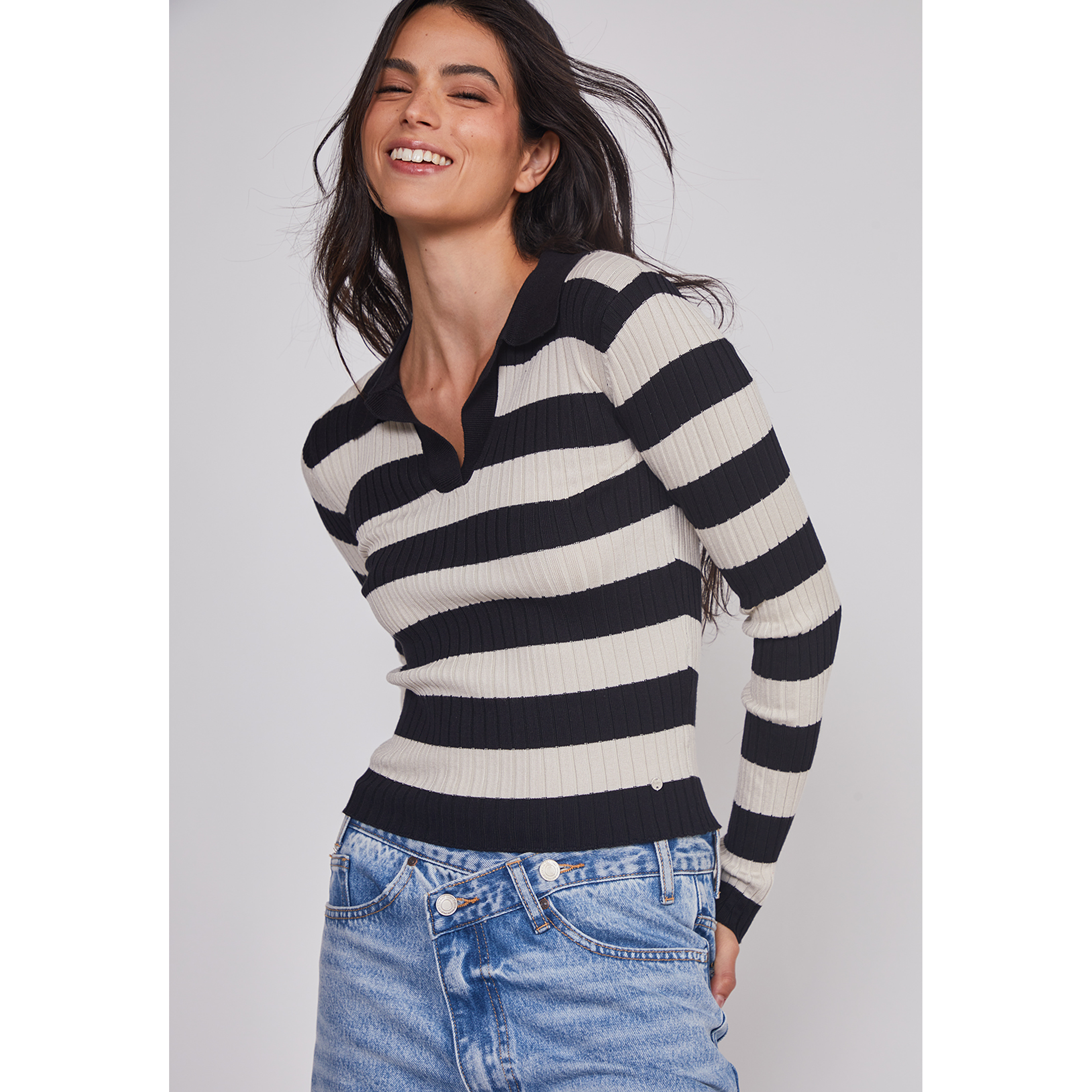 Sweater Mujer Cuello Polo Listado Negro Sioux 4