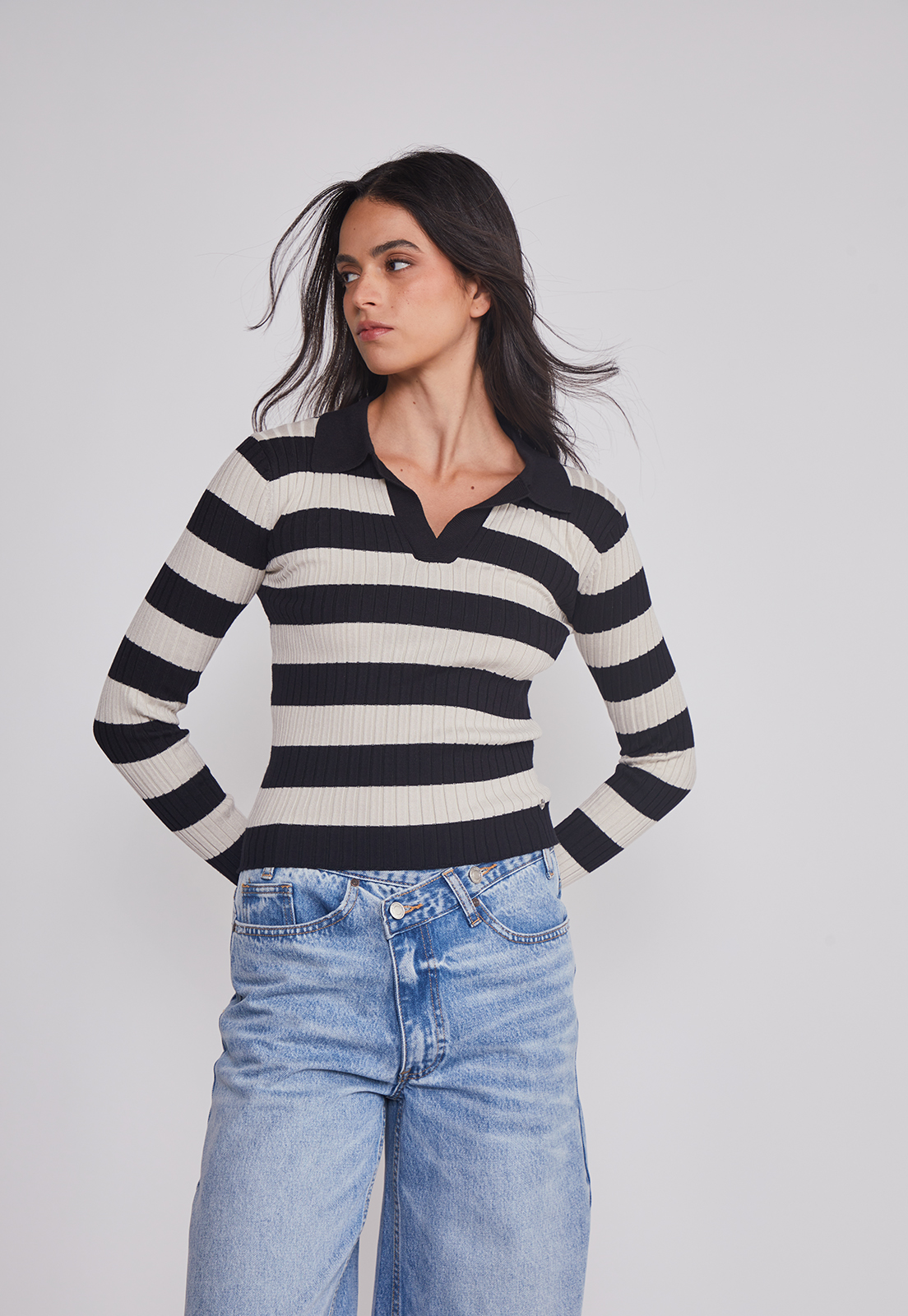 Sweater Mujer Cuello Polo Listado Negro Sioux 1