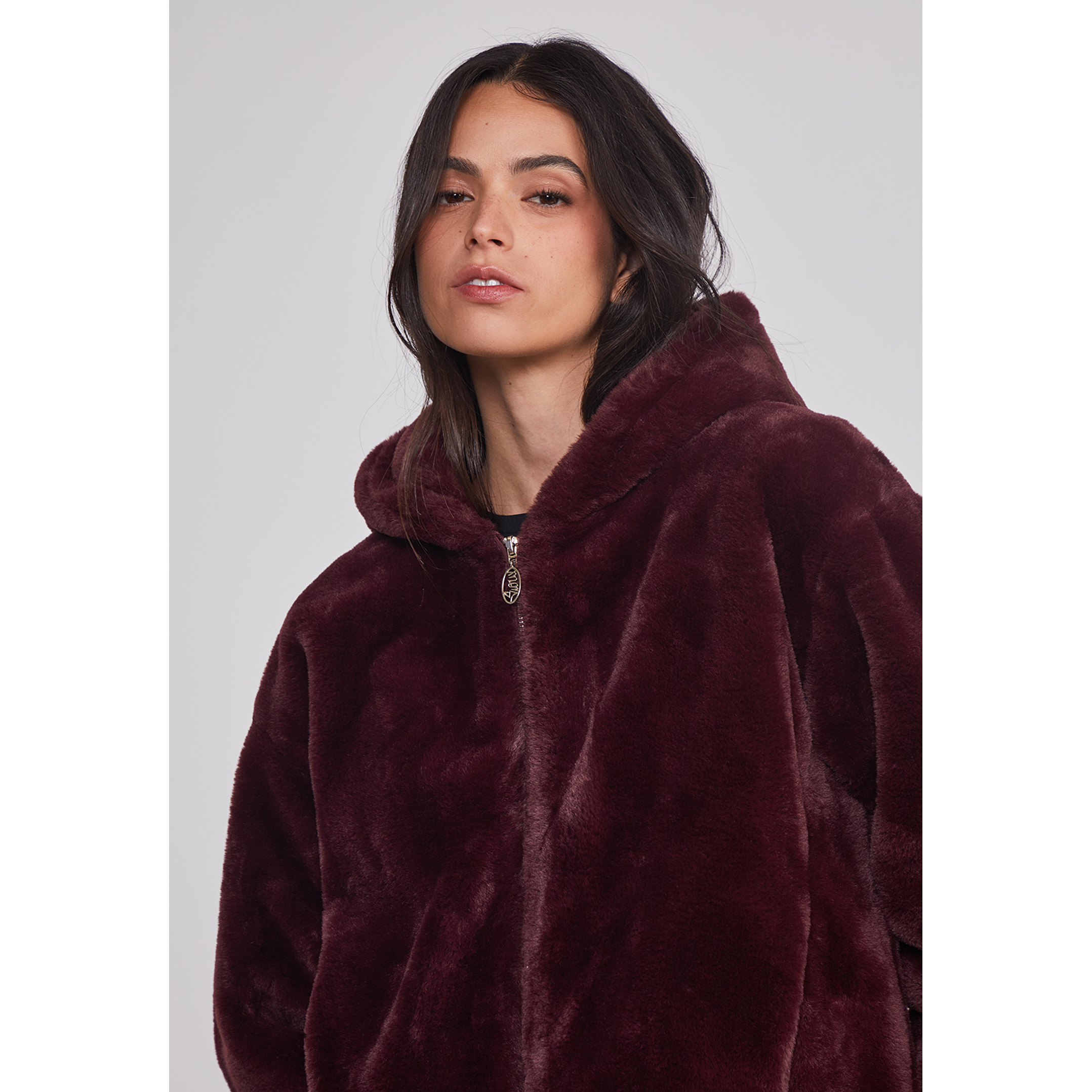 Polar Mujer Piel Con Gorro Burdeo Sioux 5