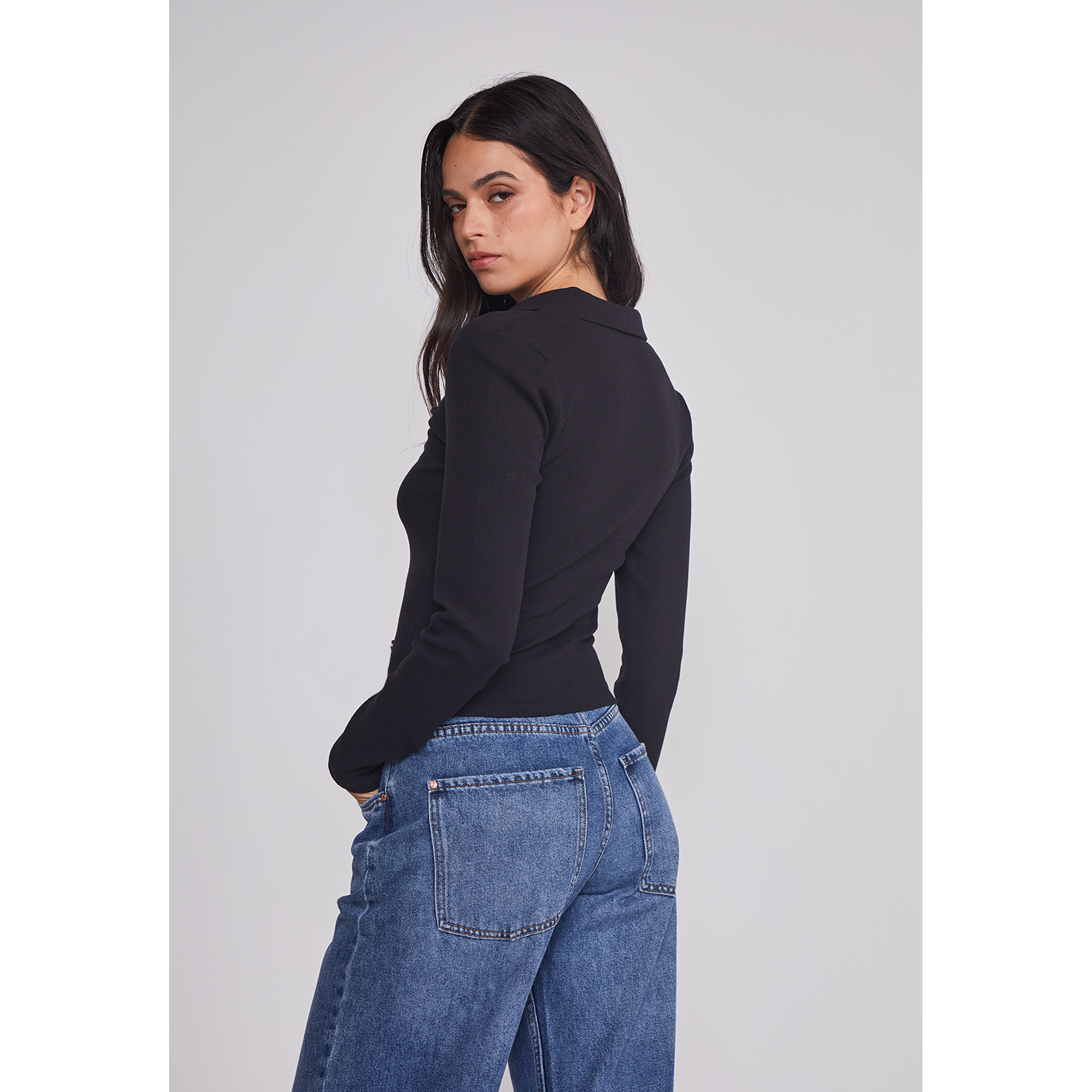 Polera Mujer Con Cuello Cierre Negro Sioux 2