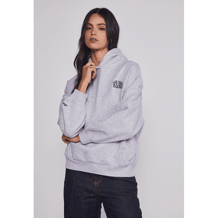 Polerón Mujer Bordado Espalda Gris Sioux 1