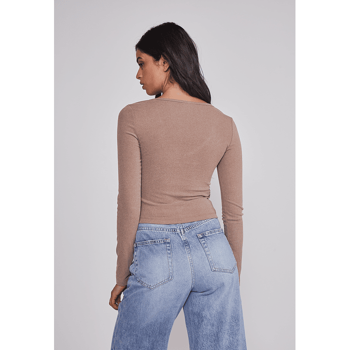 Polera Mujer Soft Cuello V Arena Sioux 2