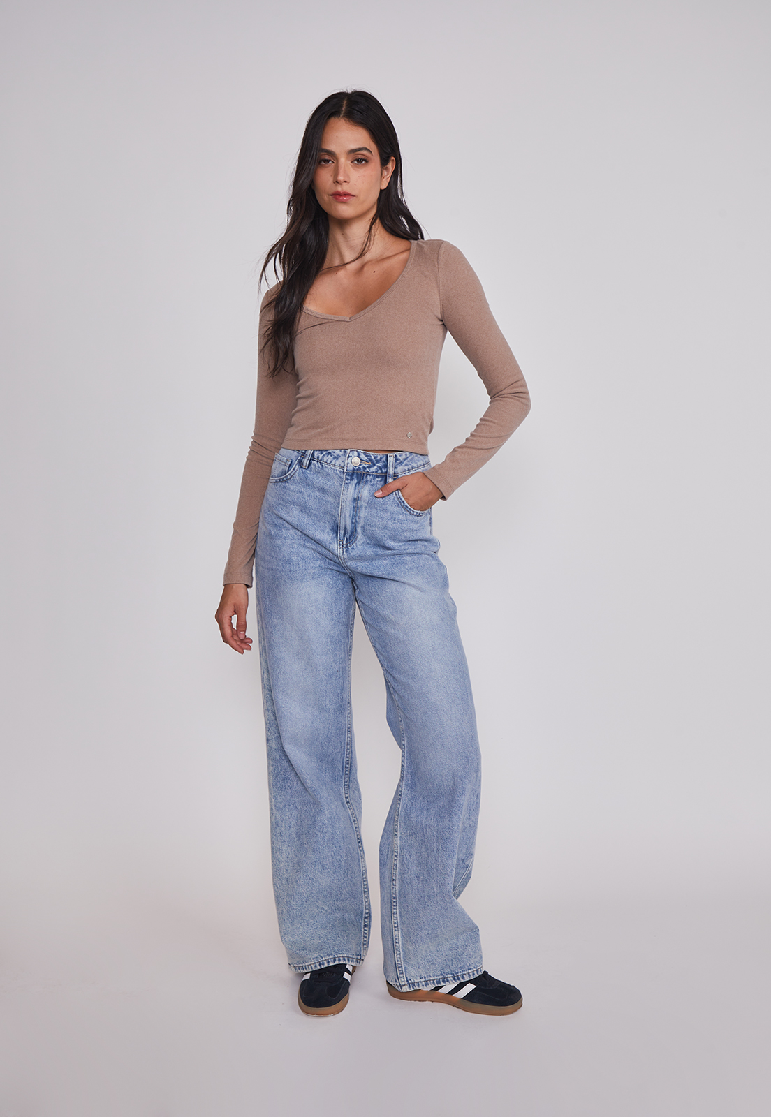 Polera Mujer Soft Cuello V Arena Sioux 5