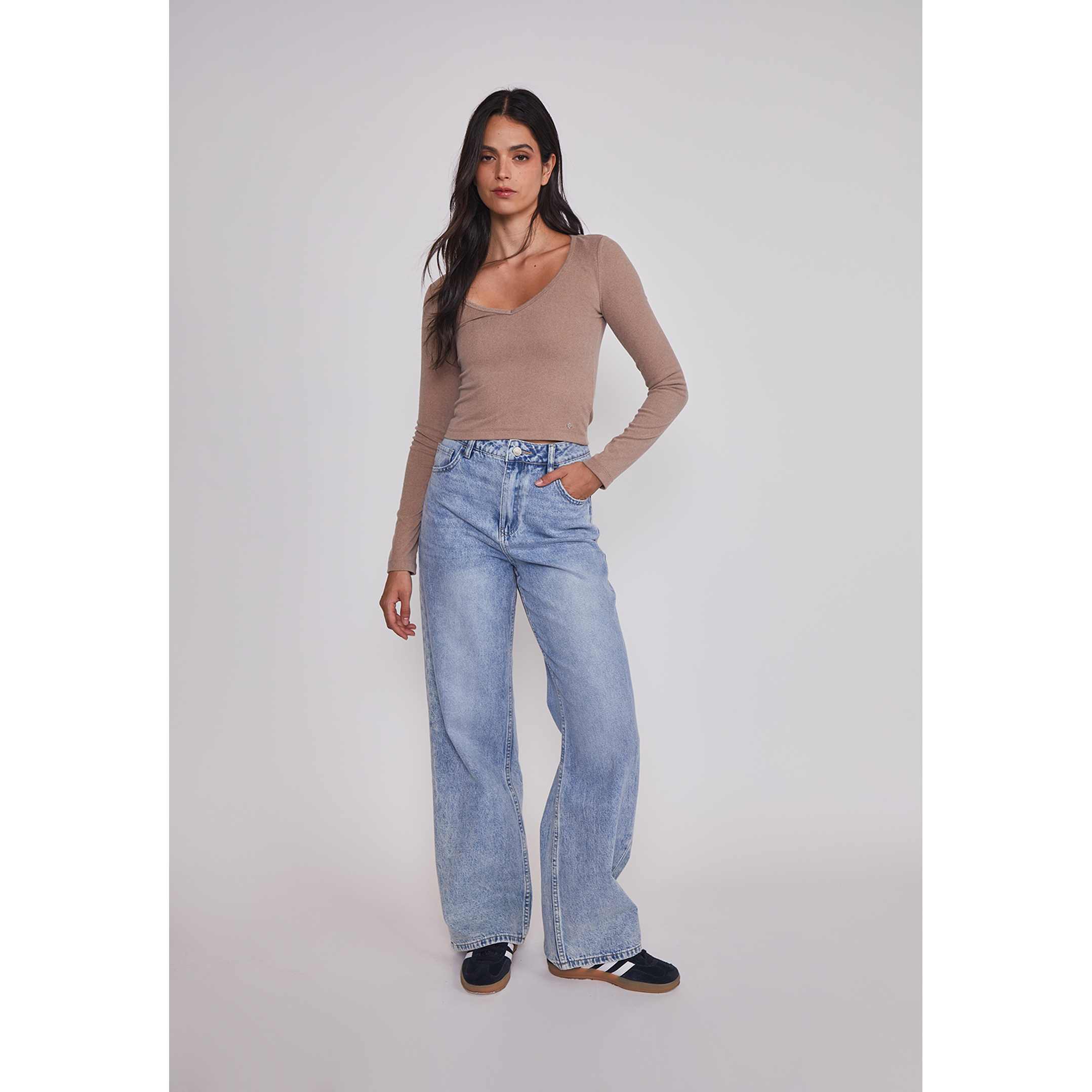 Polera Mujer Soft Cuello V Arena Sioux 5