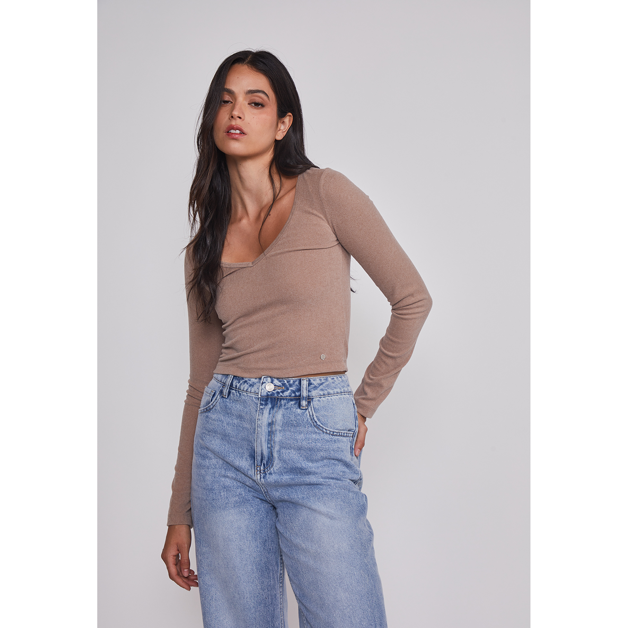 Polera Mujer Soft Cuello V Arena Sioux 1