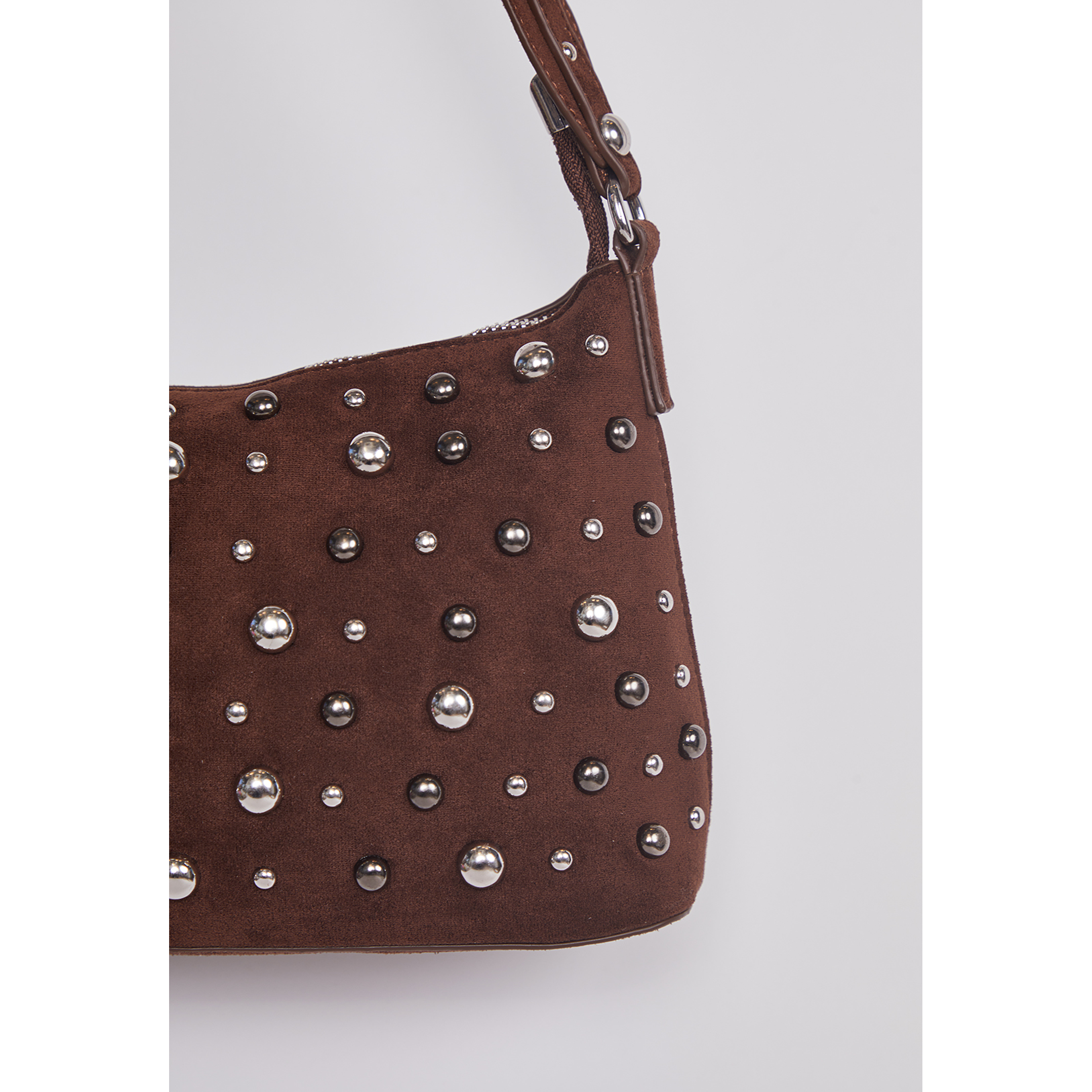 Cartera Gamuza Tachas Café Sioux 2