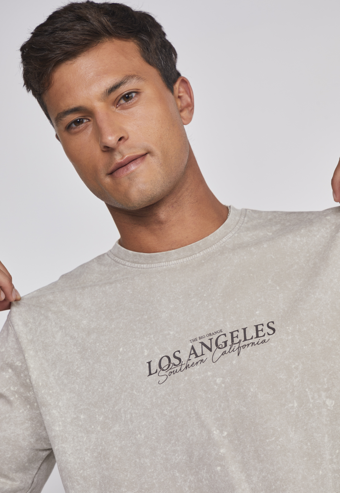 Polera Hombre Relaxed Los Angeles Café Sioux 4