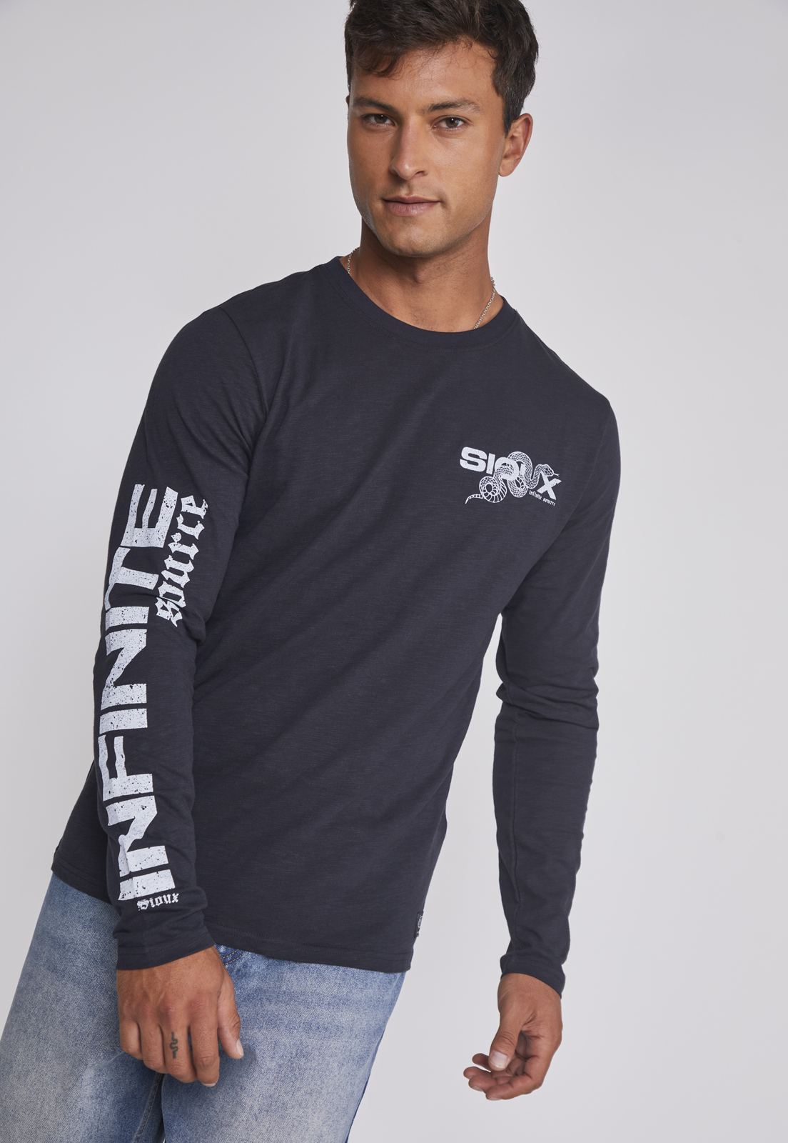 Polera Hombre Estampada Brazos Negro Sioux 5