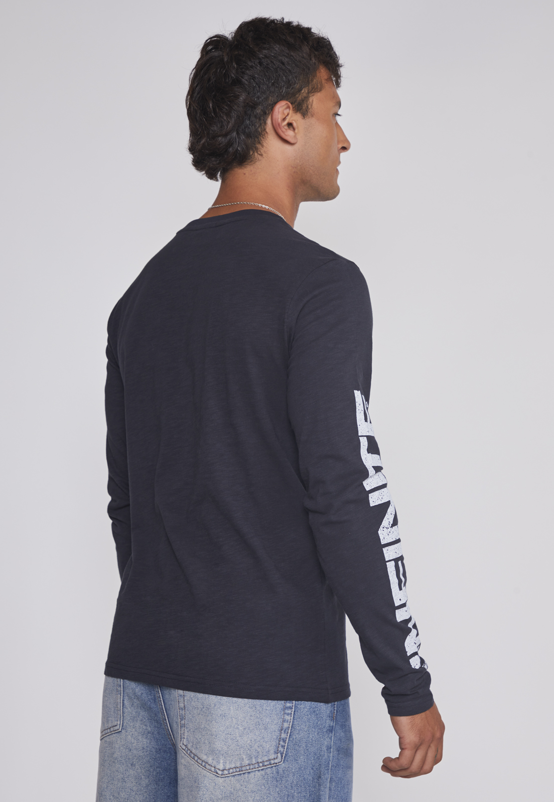 Polera Hombre Estampada Brazos Negro Sioux 2