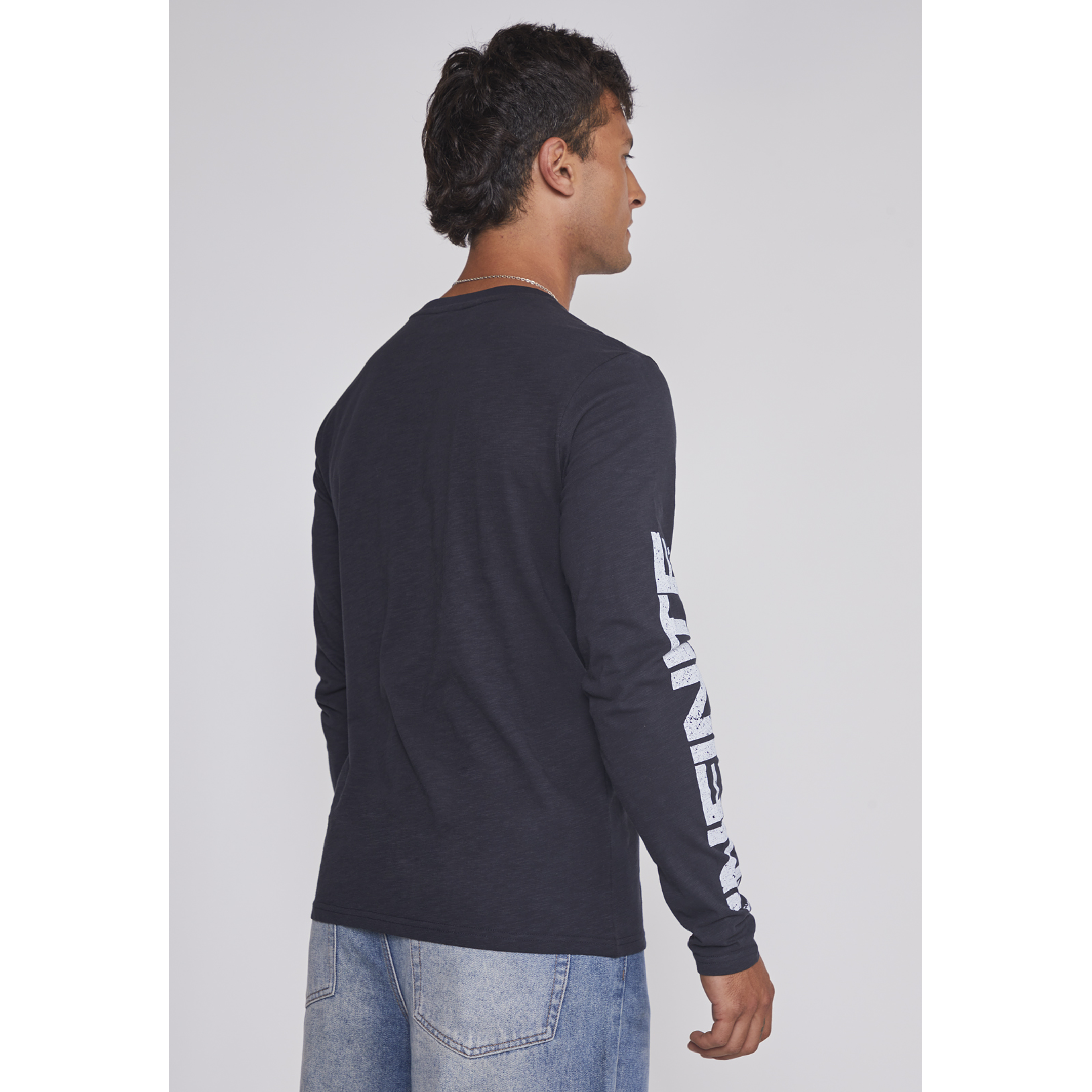 Polera Hombre Estampada Brazos Negro Sioux 2