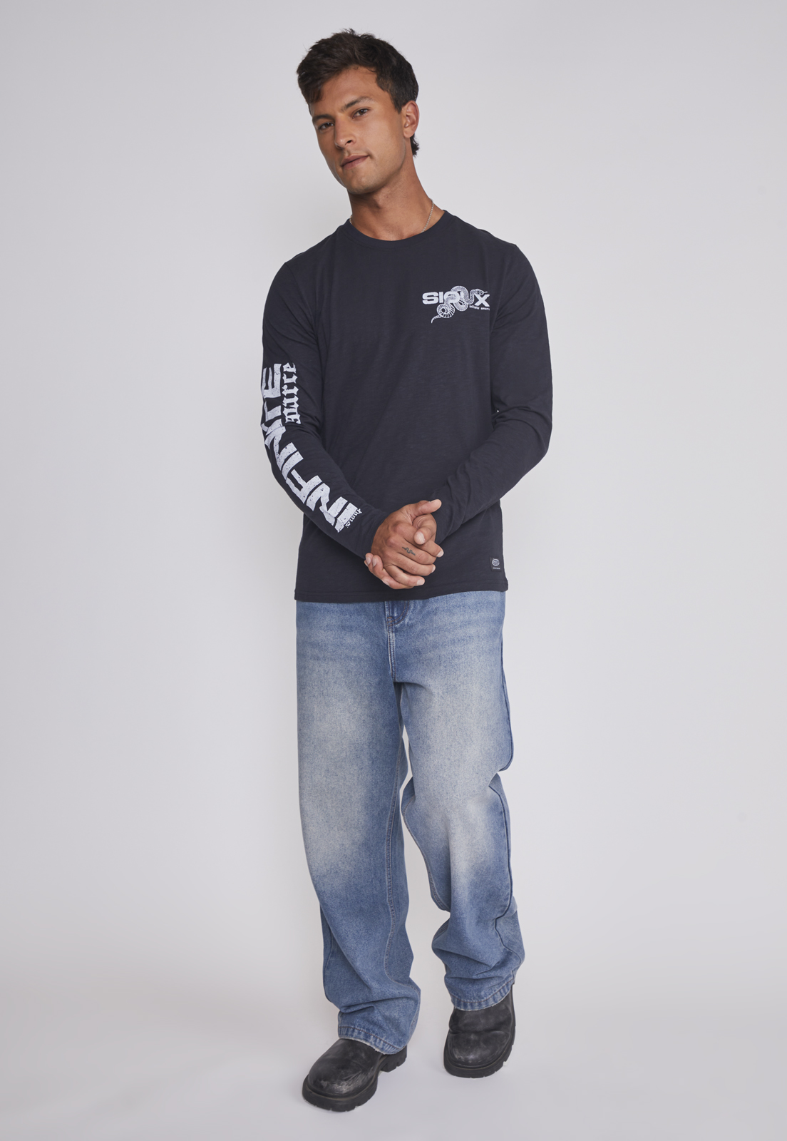 Polera Hombre Estampada Brazos Negro Sioux 3