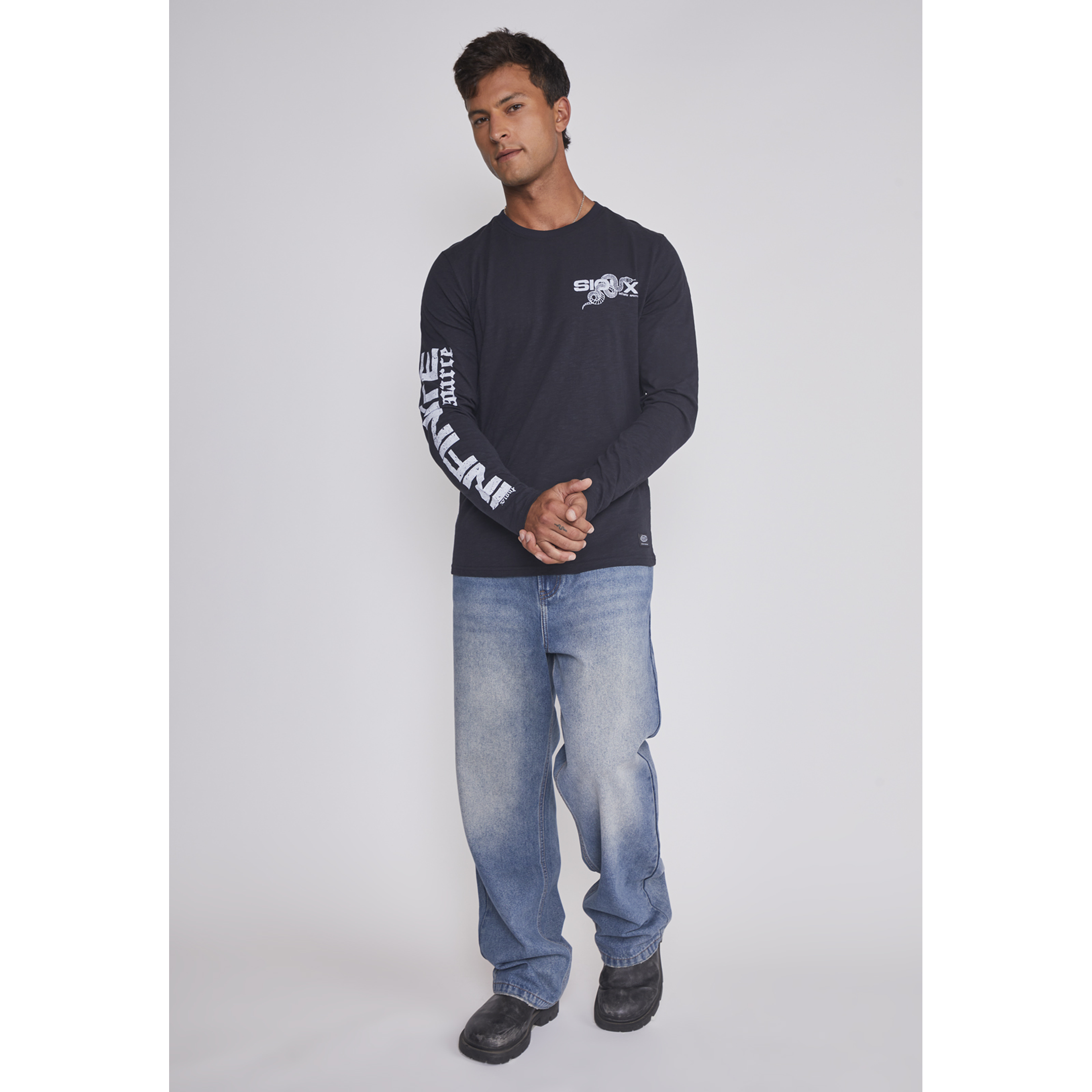 Polera Hombre Estampada Brazos Negro Sioux 3