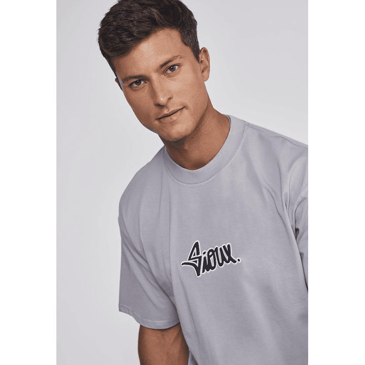 Polera Hombre Bordado Gris Sioux 4