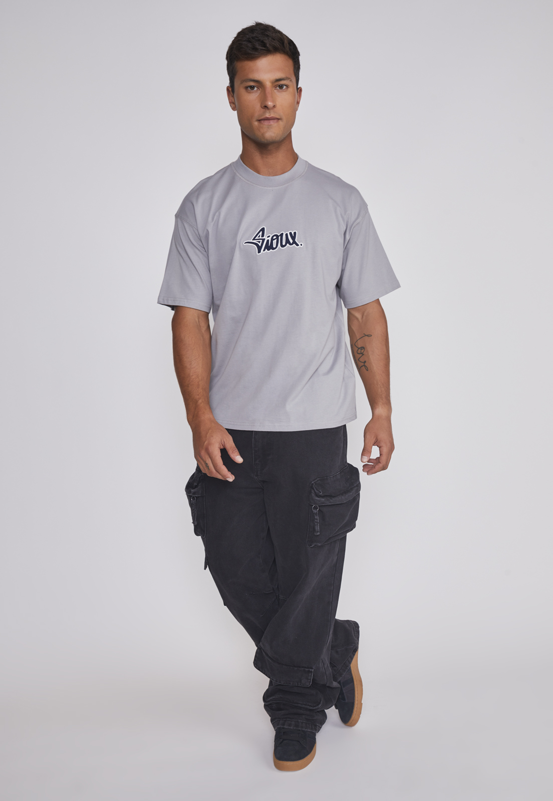 Polera Hombre Bordado Gris Sioux 3