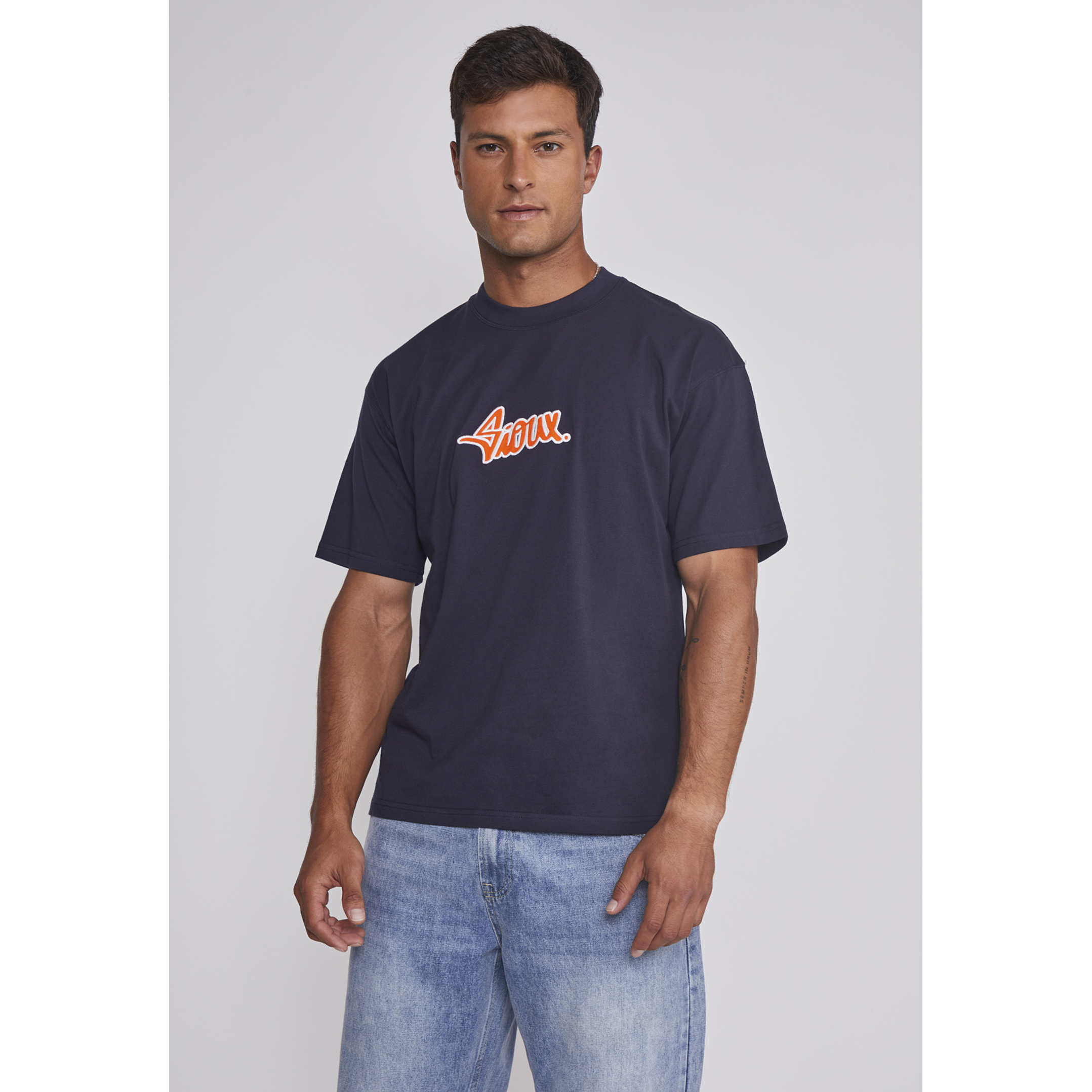 Polera Hombre Bordado Azul Sioux 1