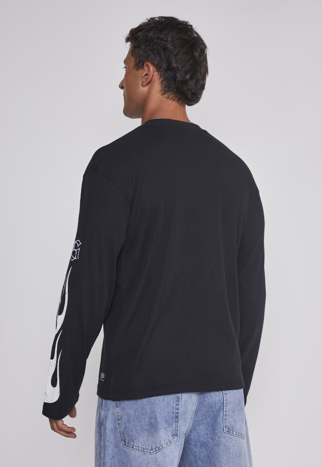 Polera Hombre Llamas Negro Sioux 2