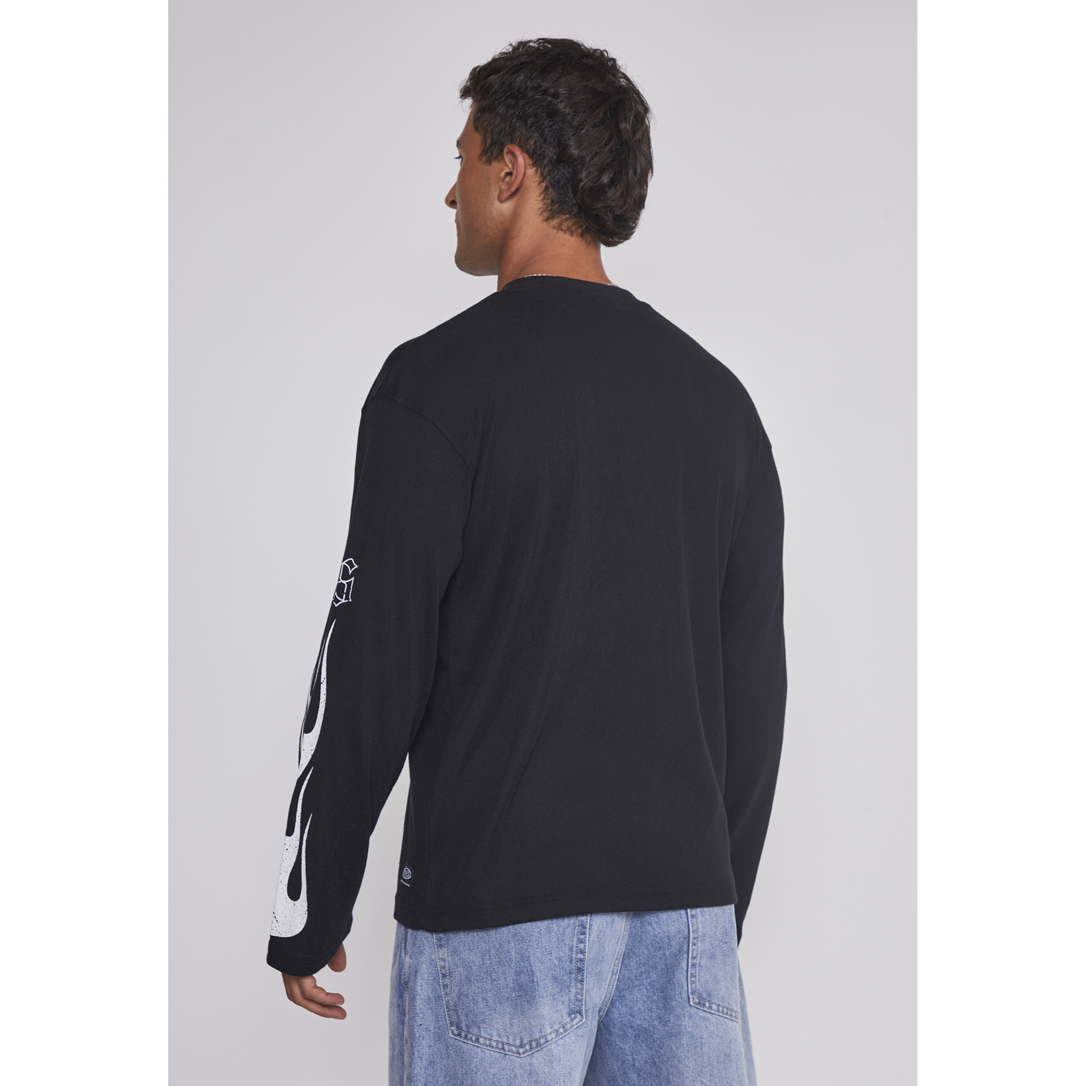 Polera Hombre Llamas Negro Sioux 2