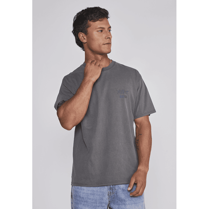 Polera Hombre Lavada Dinosaurio Café Sioux 1